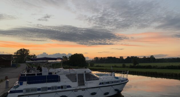 Découvrir les trésors de la Franche-Comté en bateau habitable sans permis