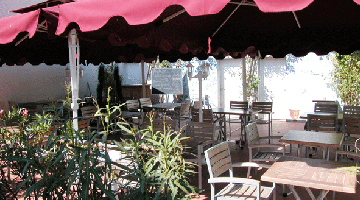 Relais du canalous terrasse
