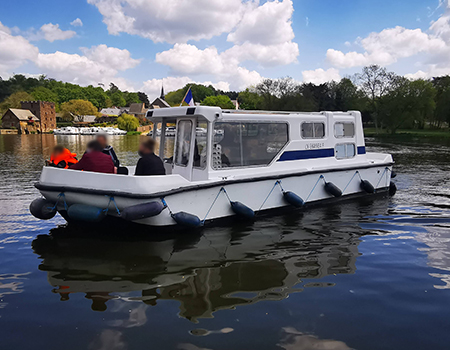 Le Wanday cabine au départ de chenillé-changé