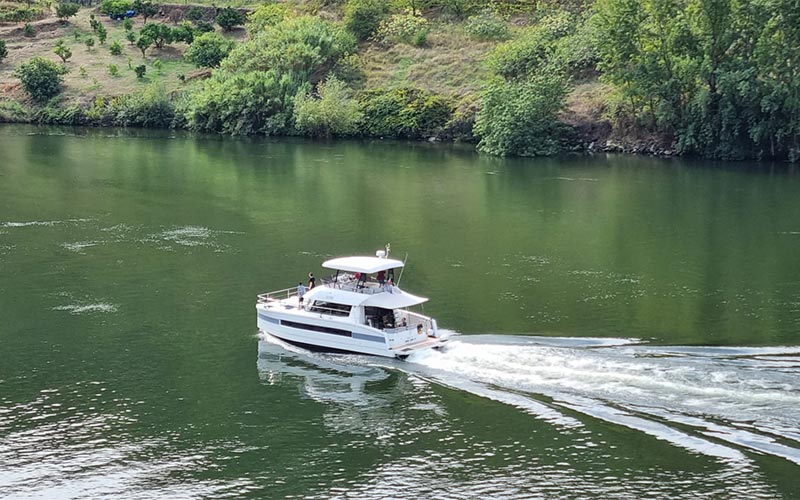 Fountaine Pajot — 37 ( Skipper Verpflichtend)