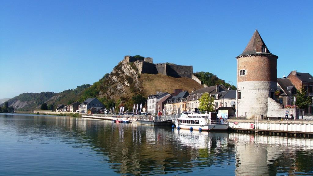 Les Ardennes en bateau : un voyage fluvial entre France et Belgique