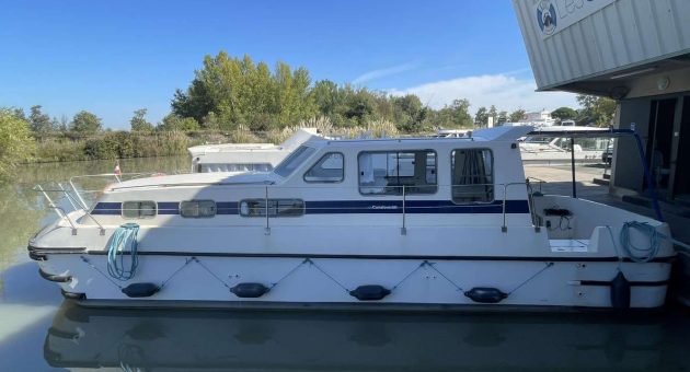 ♿ Vacances fluviales accessibles : le Triton 1060 Handy, un bateau sans permis adapté aux personnes à mobilité réduite