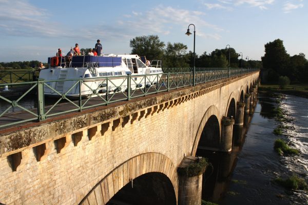 Canal latéral