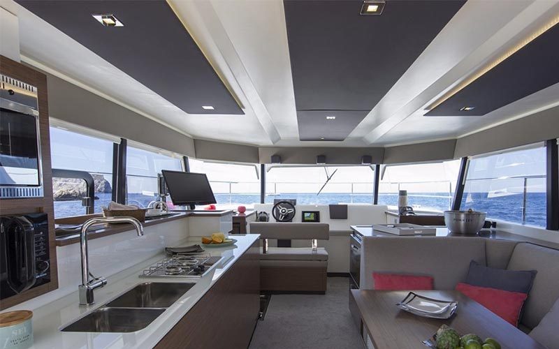 Fountaine Pajot — 37