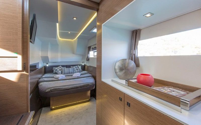 Fountaine Pajot — 37