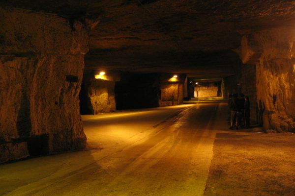 Le Hameau de Bailly et les caves Bailly Lapierre